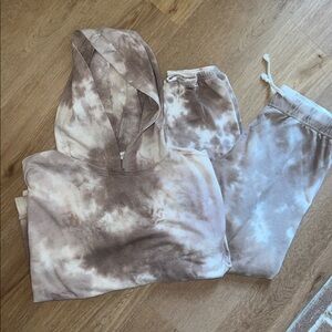 Treasure & Bond Brown and Cream Lounge set